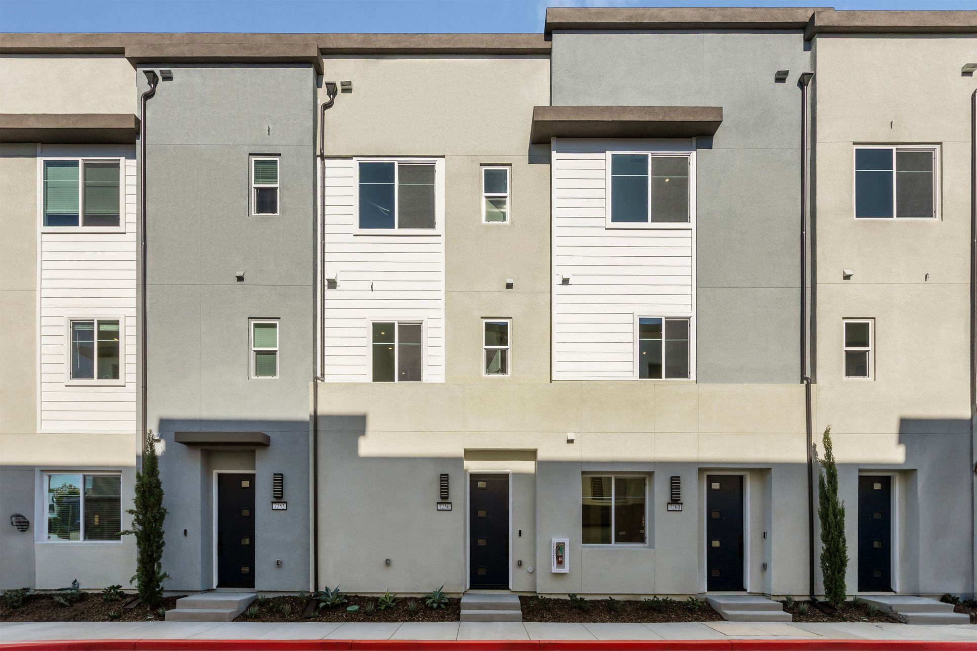 Gage-Plan2-Exterior-Day-3300x2200-Risewell Homes