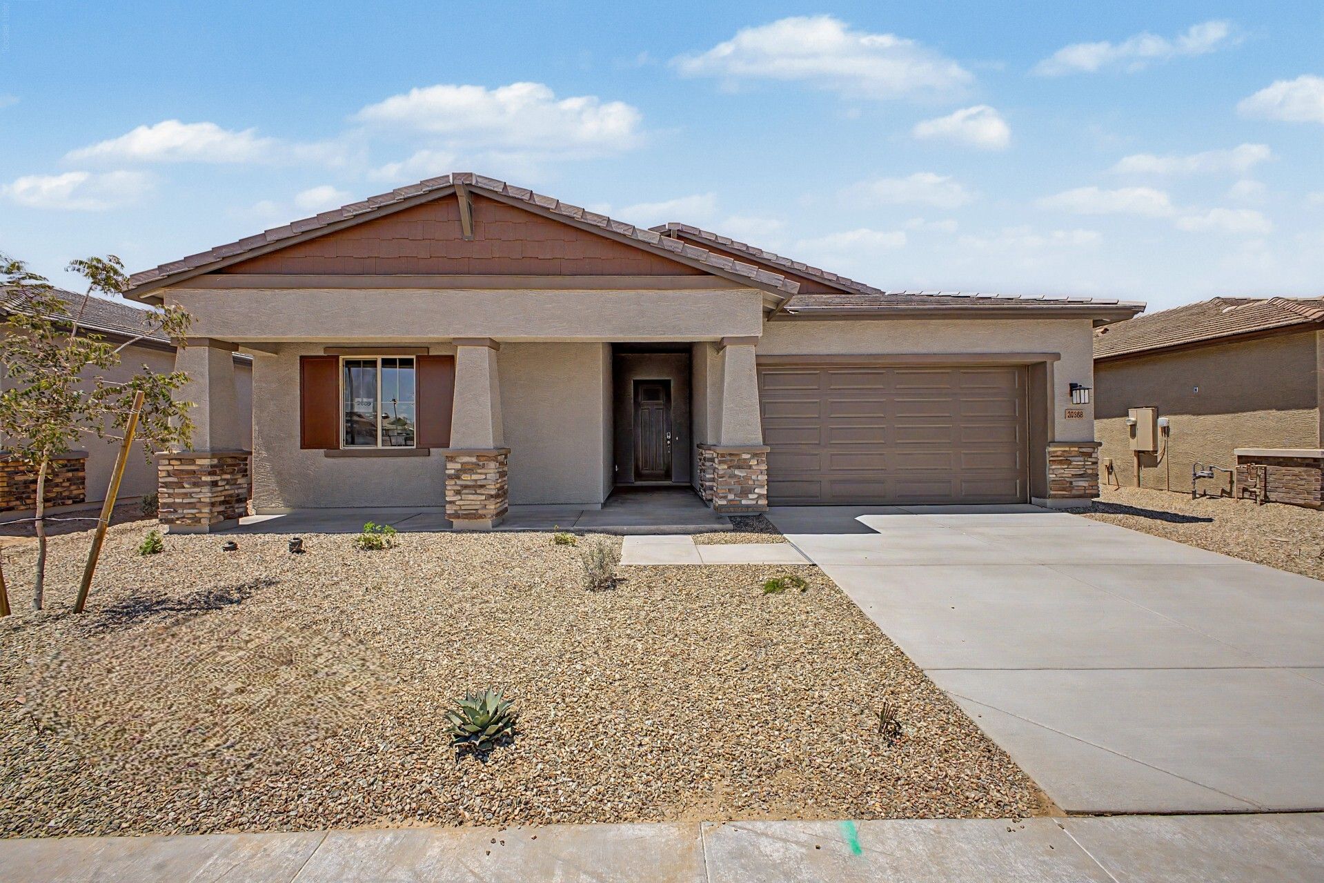 Frontera-Lot 09-Exterior-Homesite-Photography-1920x1280-Risewell-Homes