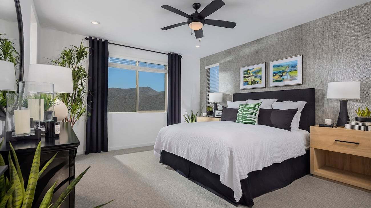 Teravalis - Frontera Reusue Primary Bedroom - Plan 4004 - Model Photography
