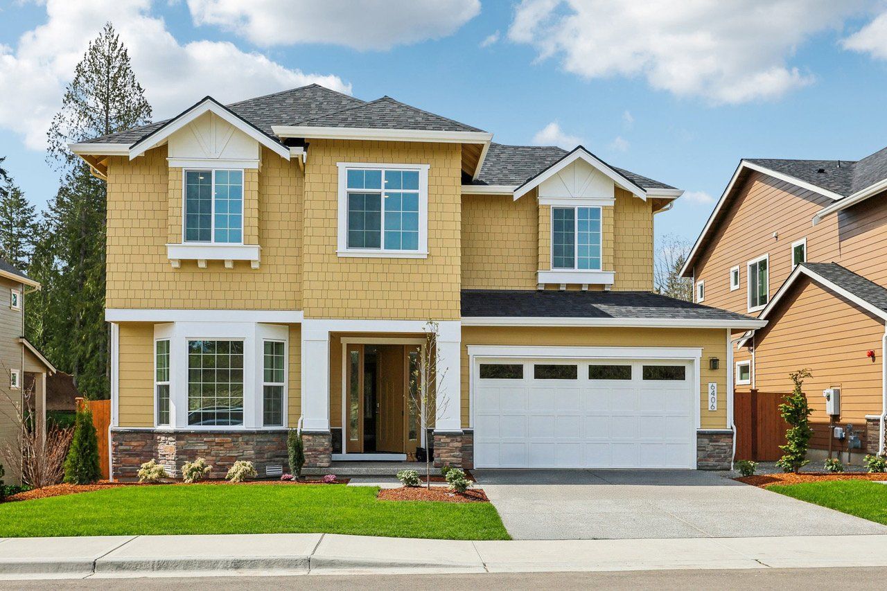 Cedar Estates - Plan 4070 - Exterior Front- Model Photography
