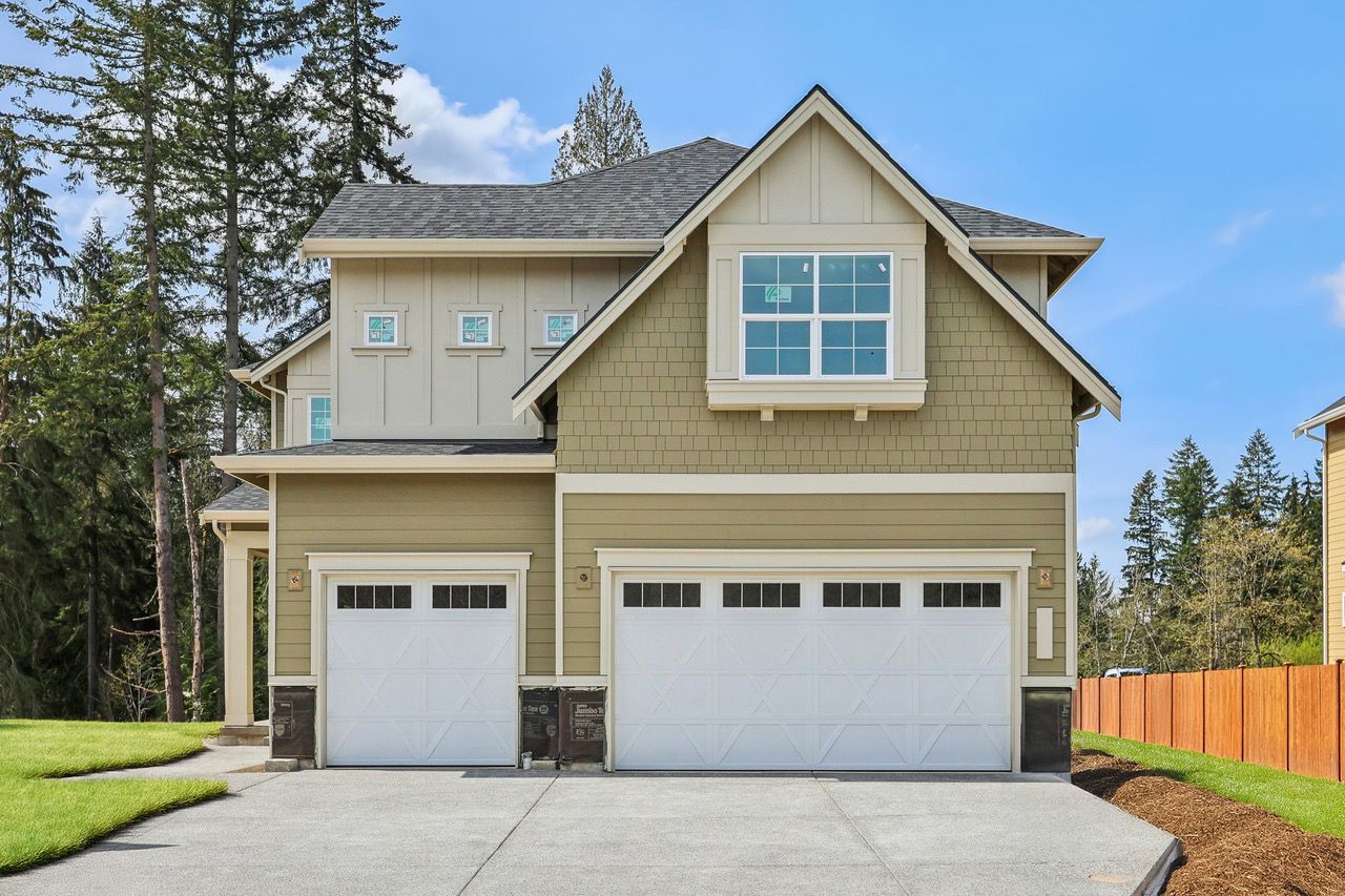 Cedar Estates - Plan 4050 - Exterior Front - Model Photography