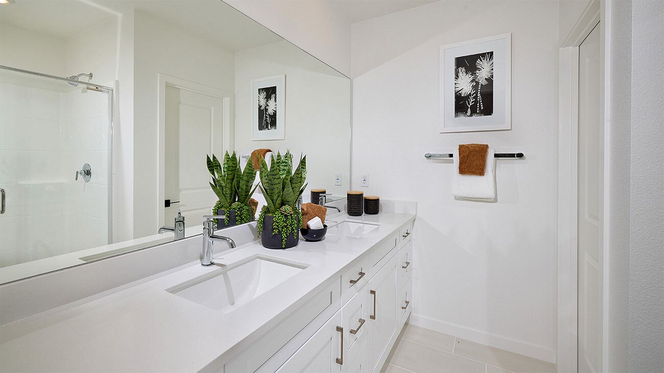 Centro - 15216 Janine Dr Unit 2 - Bath 1 - Homesite Photography