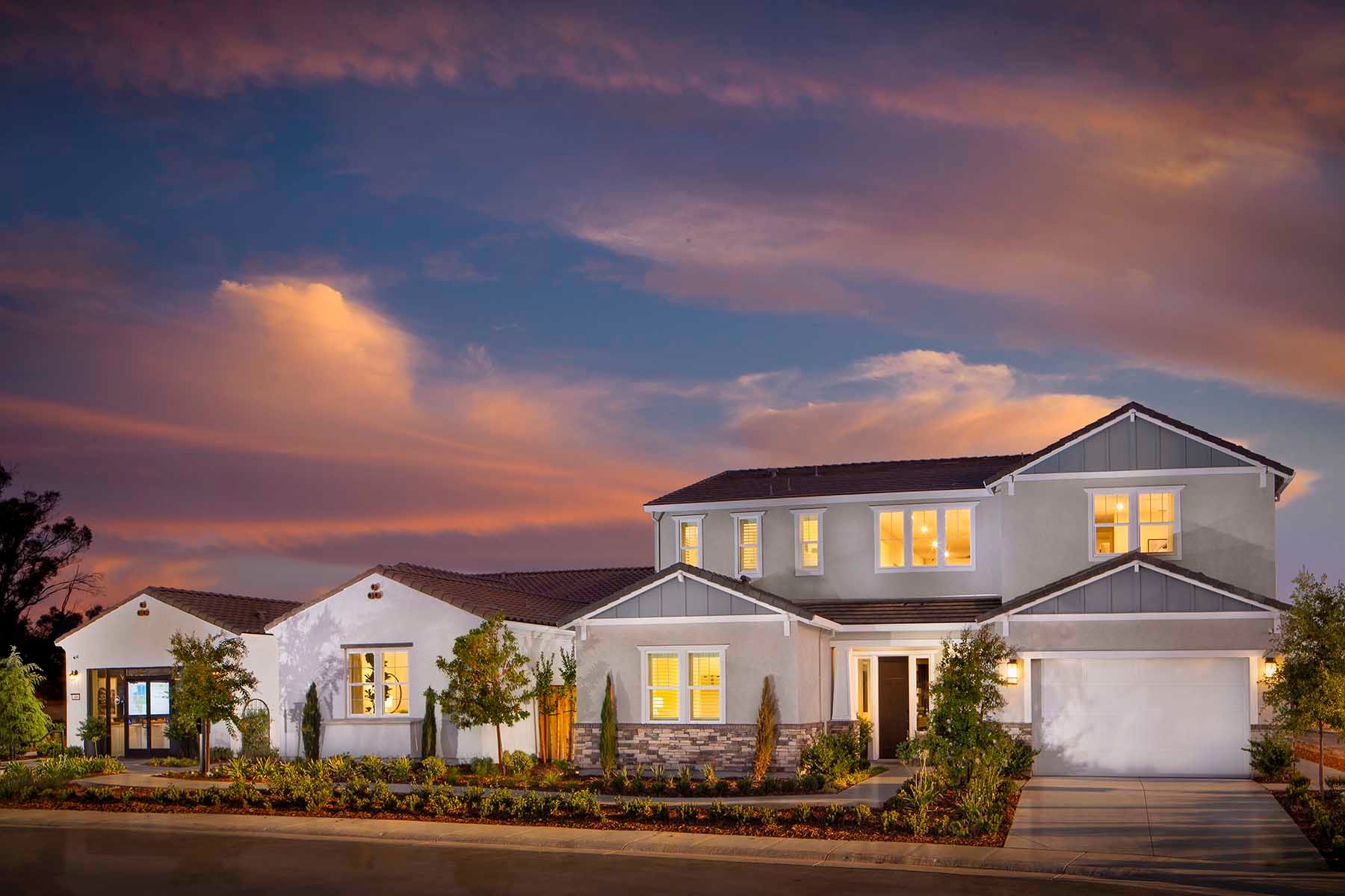 Valley Oaks-Trails-Plan 1-Street Scene-1800x1200-Model Photography
