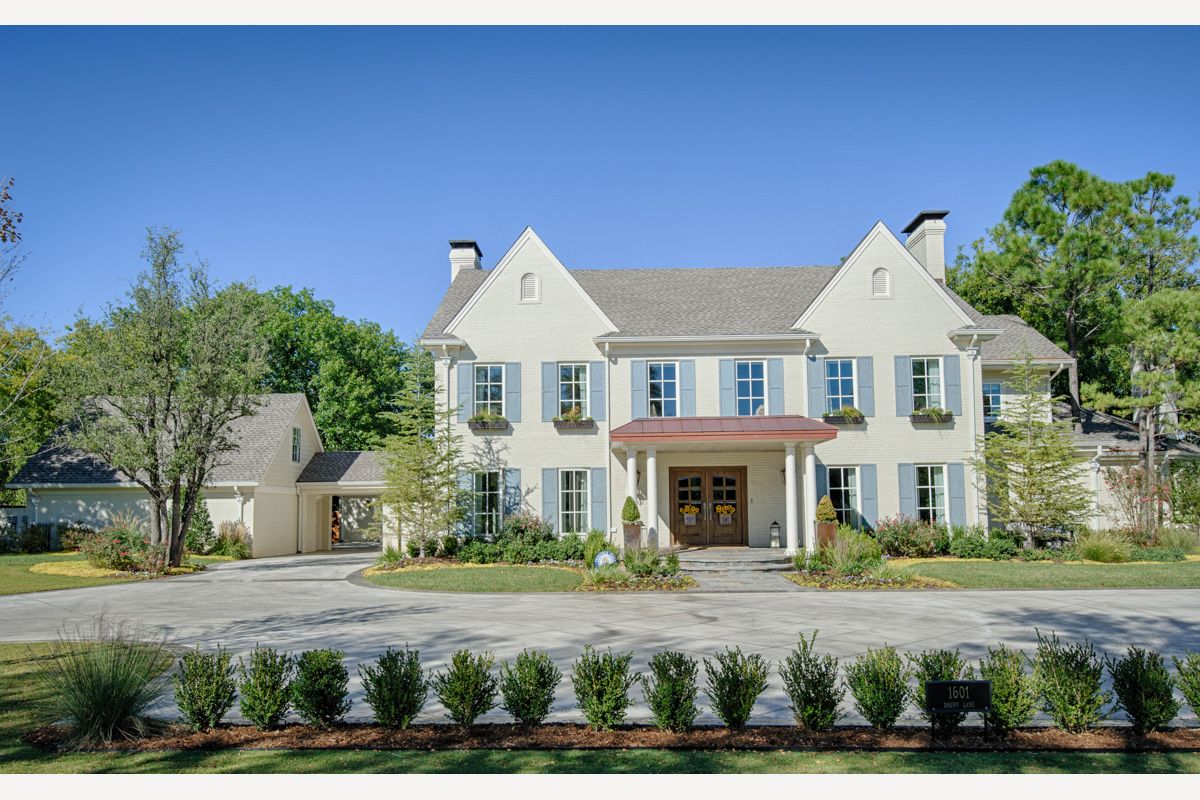 Tim Hughes Custom Homes,73013