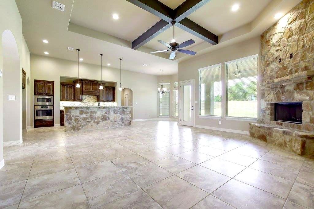 Tkg Custom Homes,78155