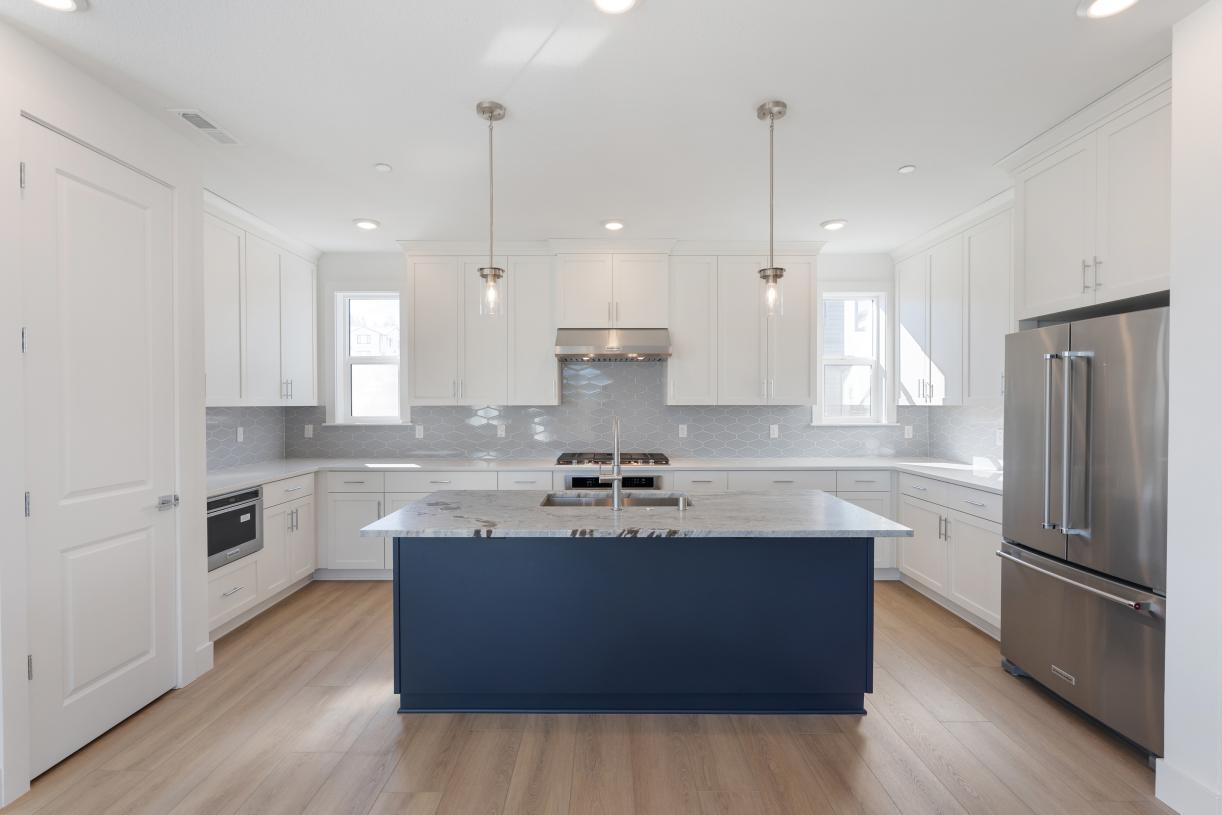 Elevation Image:Gourmet kitchen with large central island