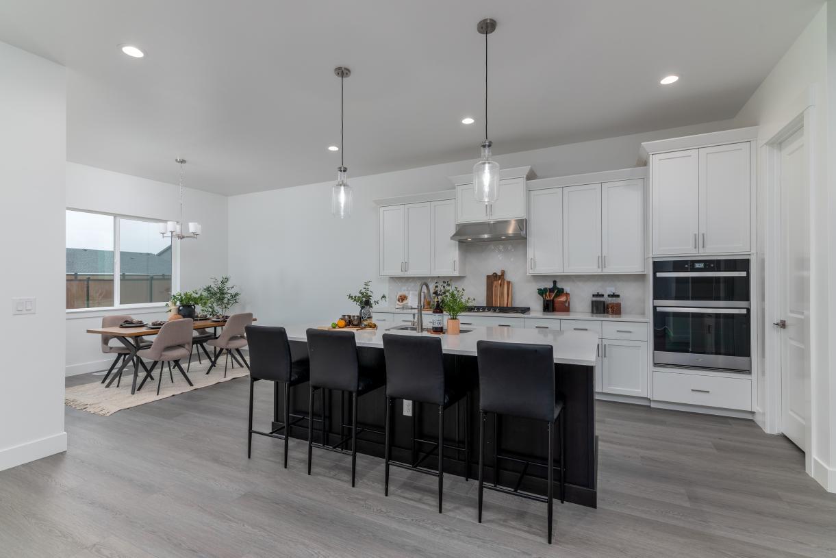 Elevation Image:Dream kitchen with large center island and gas cooktop