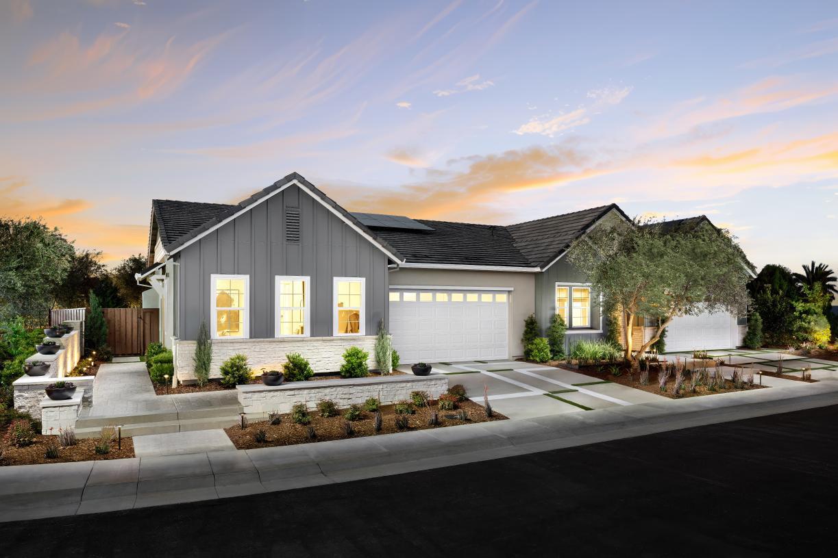 Elevation Image:Modern Farmhouse