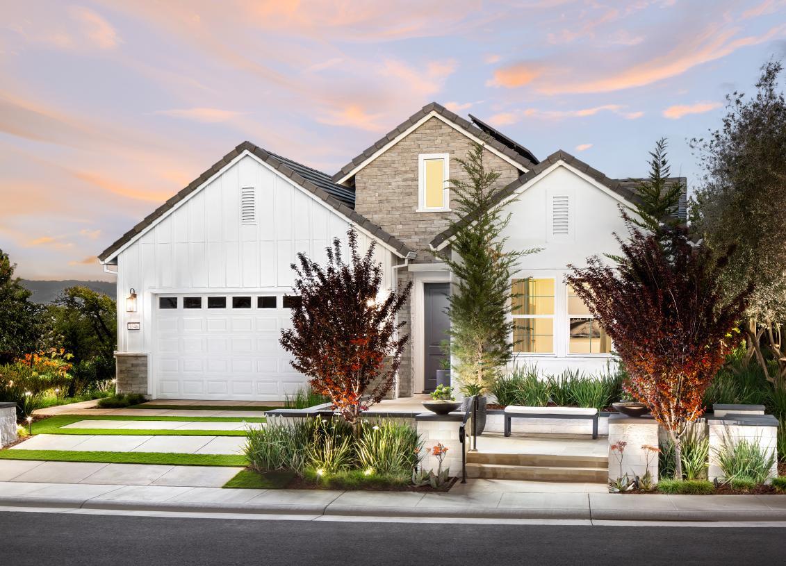 Elevation Image:Modern Farmhouse