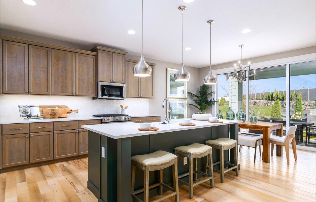 Elevation Image:Warm inviting kitchen