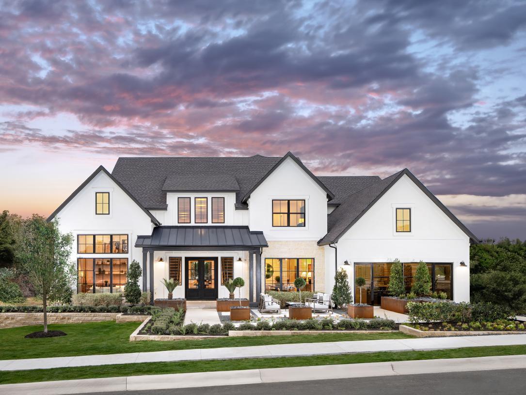 Elevation Image:Modern Farmhouse