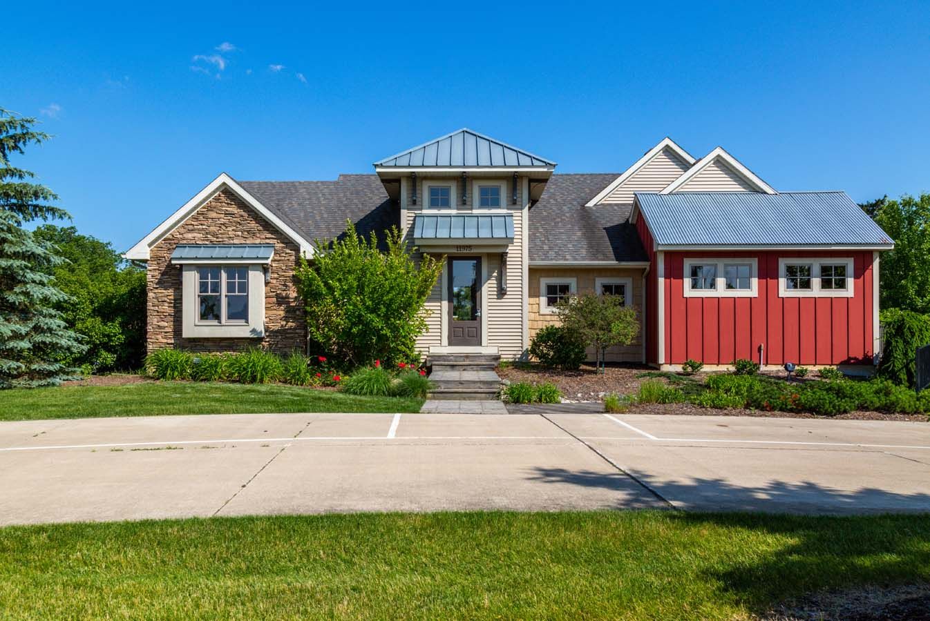 Crowner Farms,48820