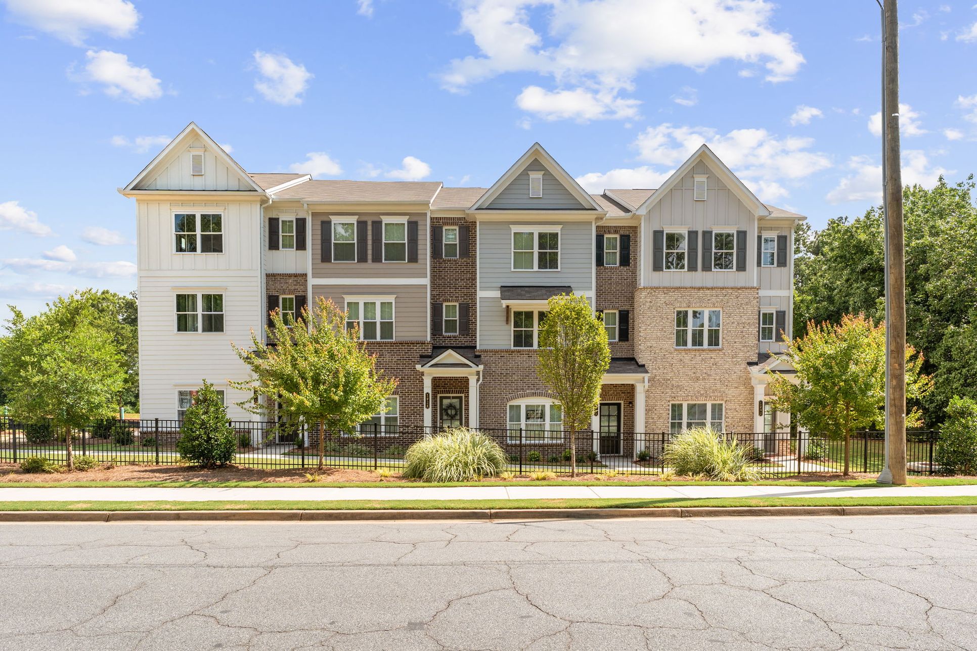 Kaufman - Exterior