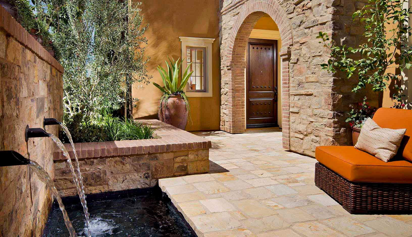 Messina-Res3-Courtyard-Entry-1632x940
