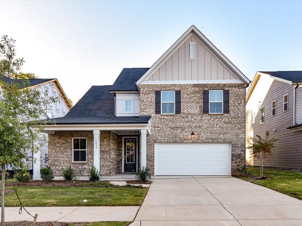 7019 Short Stirrup Ln:Charming Front Exterior