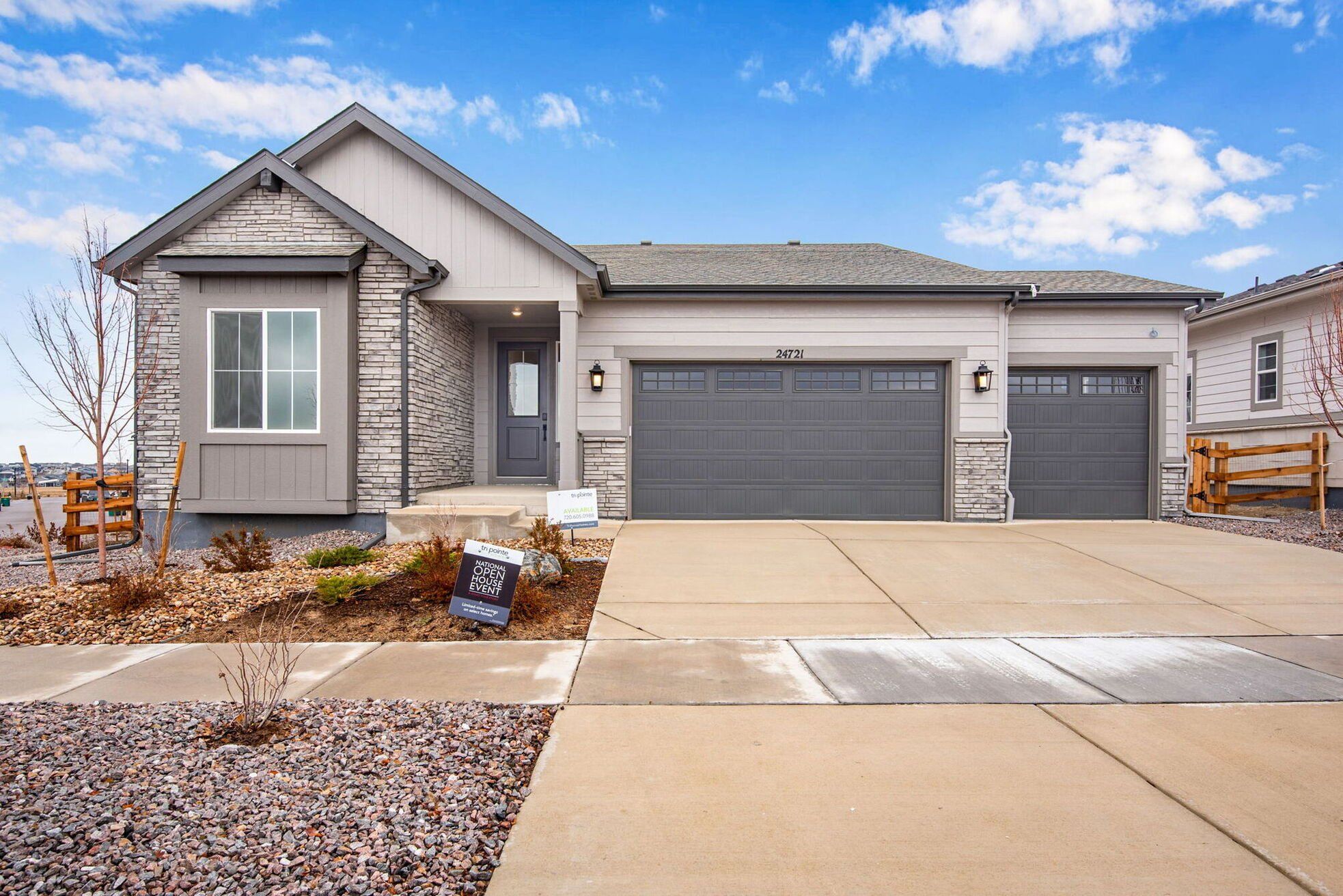 24721 E 33rd Drive:Colorado Ranch style exterior
