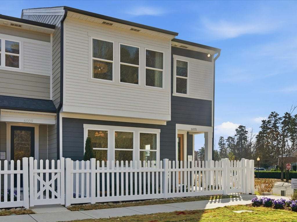 Ellis Townes | The Fisher:Fully Fenced In Front Yards