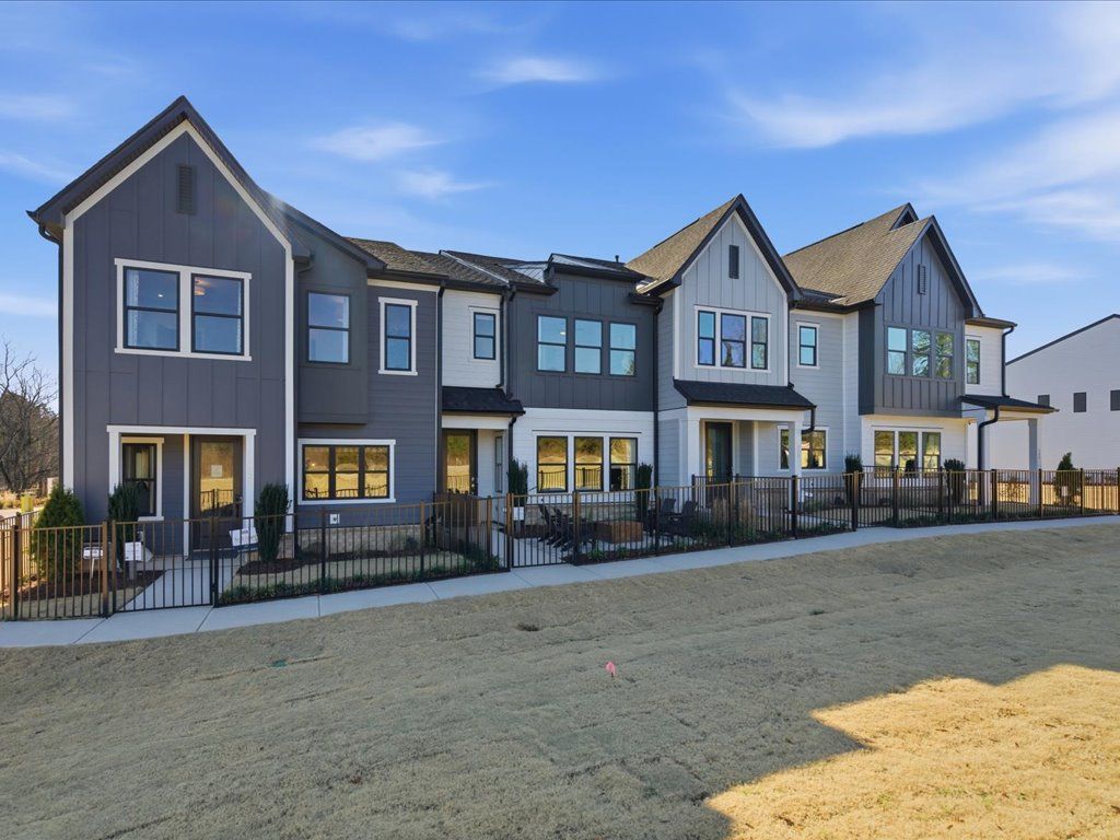 The Anne | Grahym at Southbridge:Timeless Exteriors
