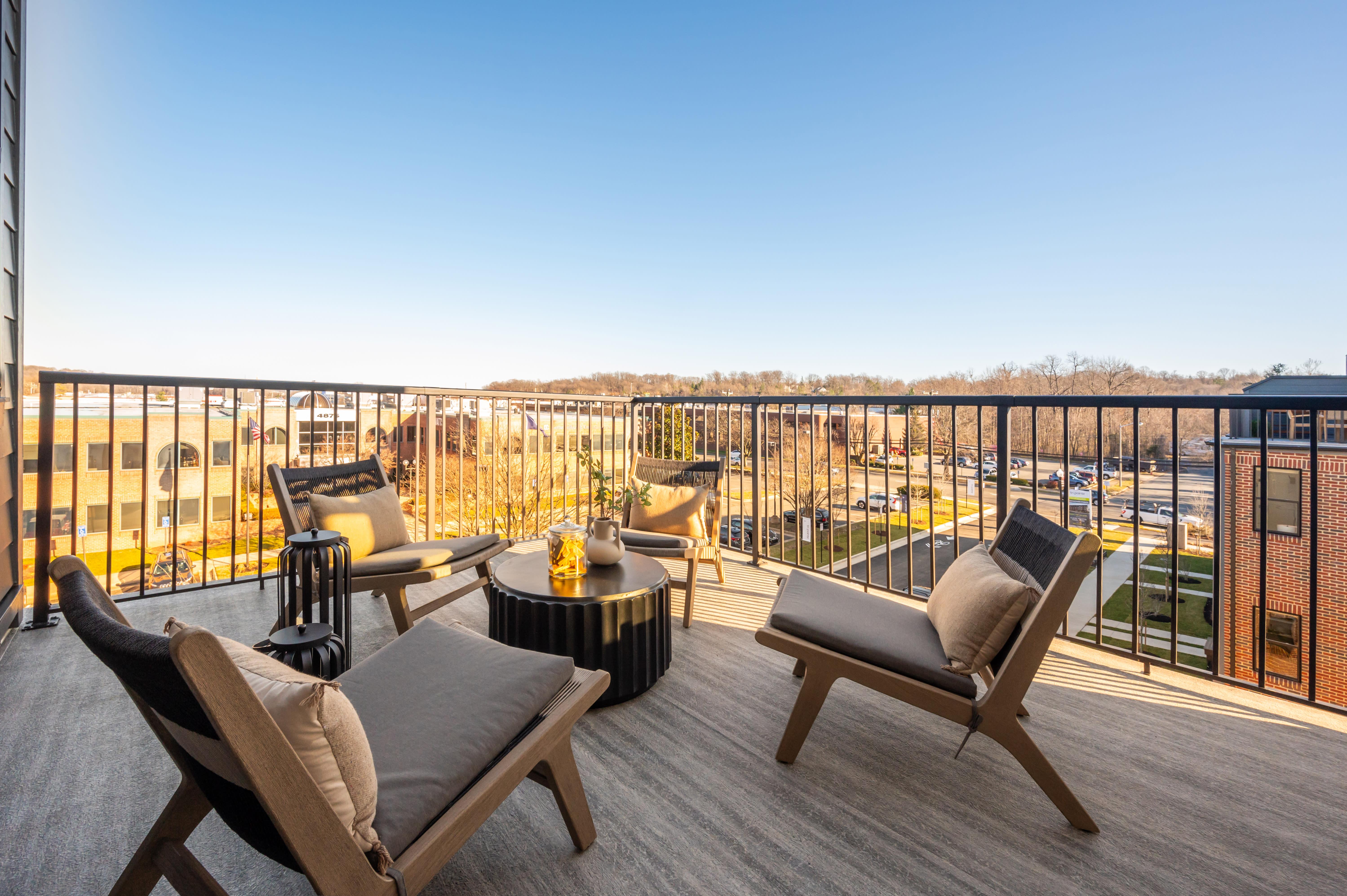 Hensley at Eisenhower Pointe:131 Warburton Street