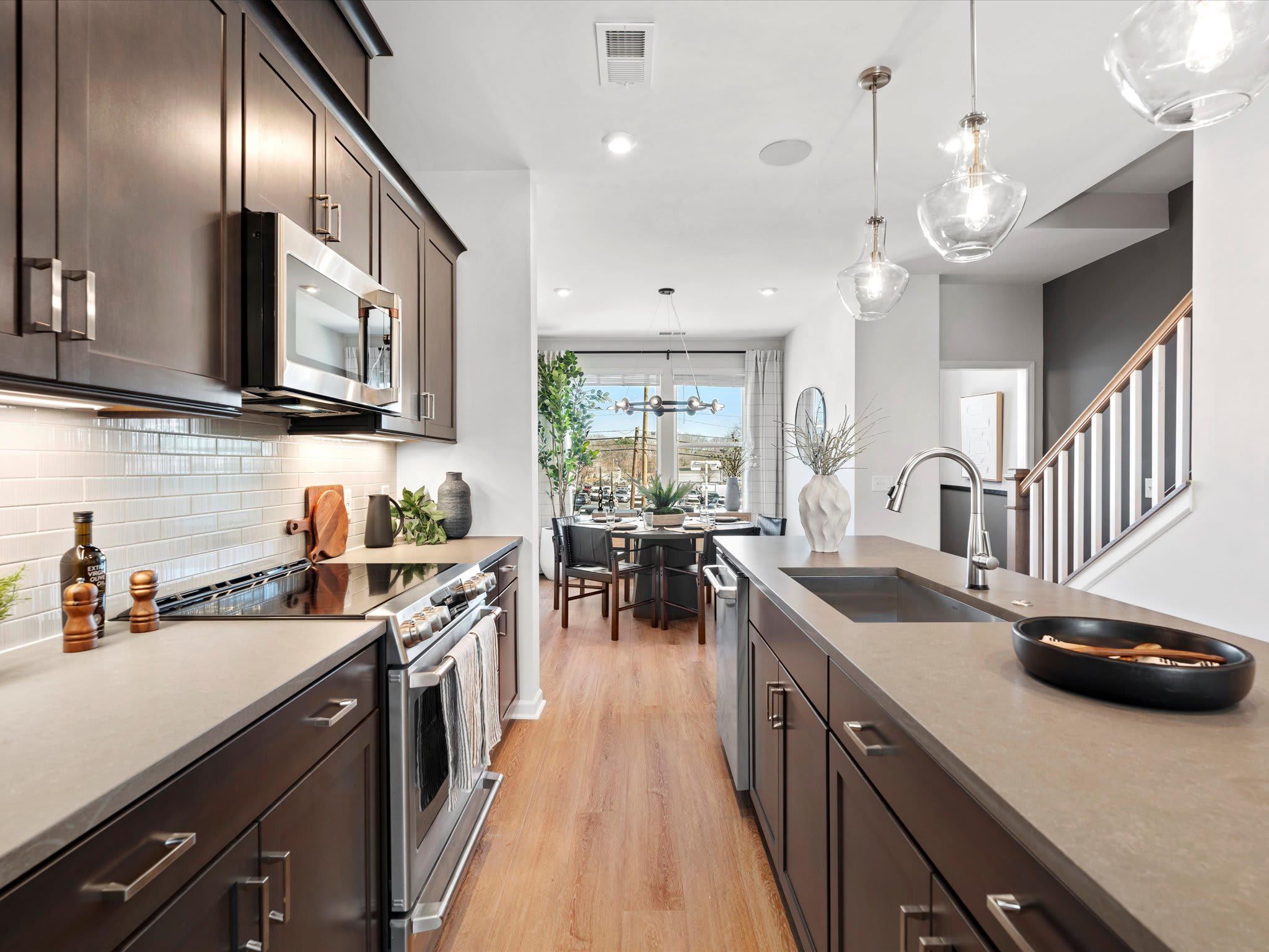 Southmont:5032 Beirut Dr