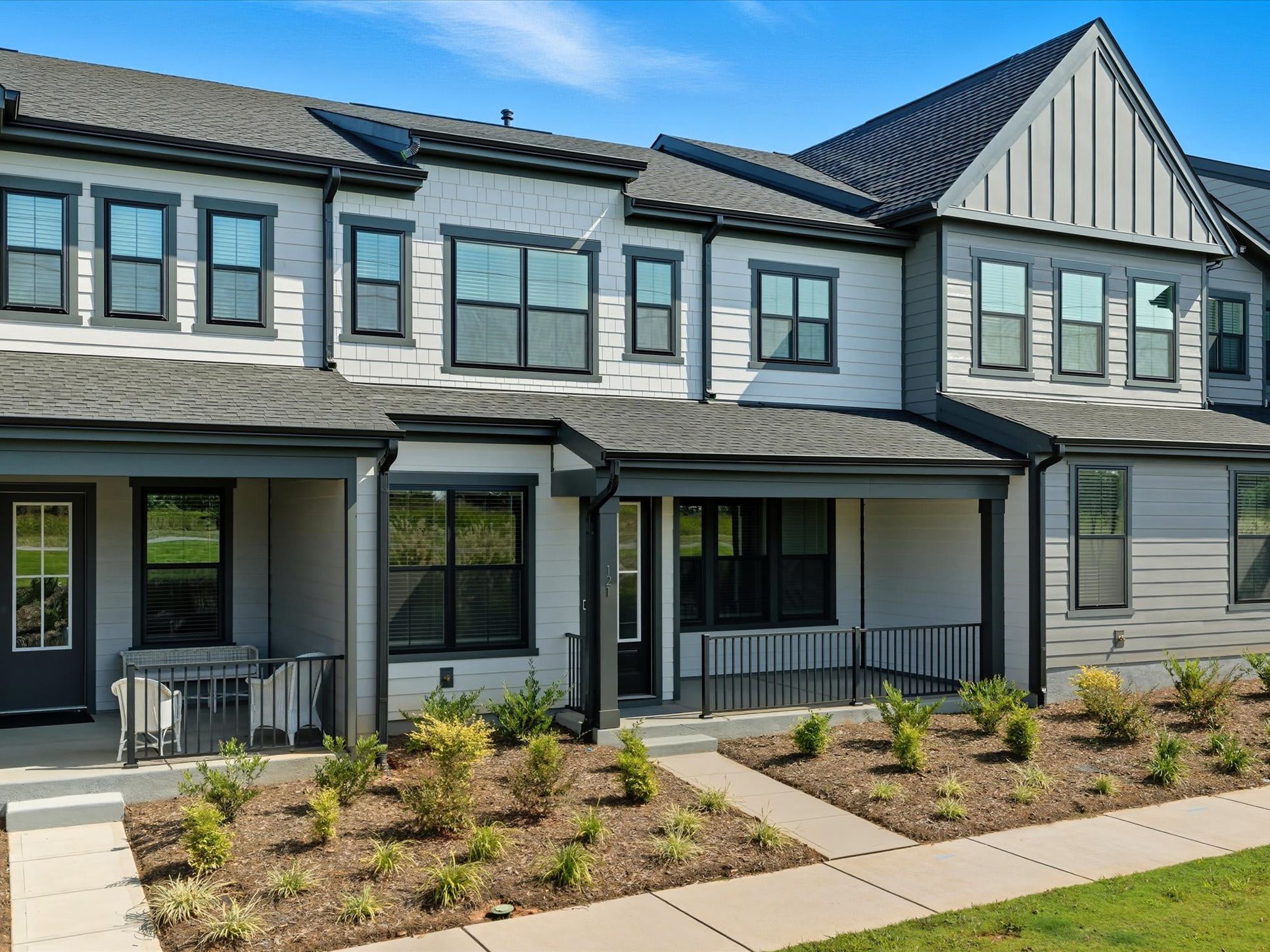 Seven Oaks:121 Armstrong Rd