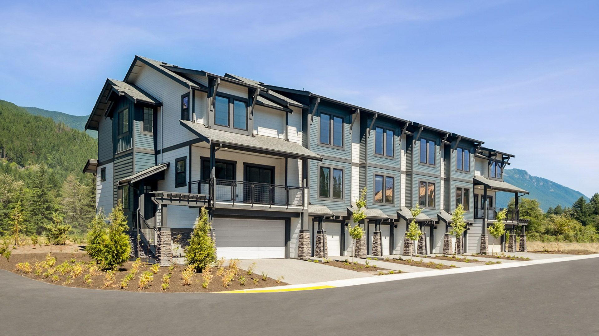 Timberstone Building 1:6-Plex Exterior Style B | Color Scheme D