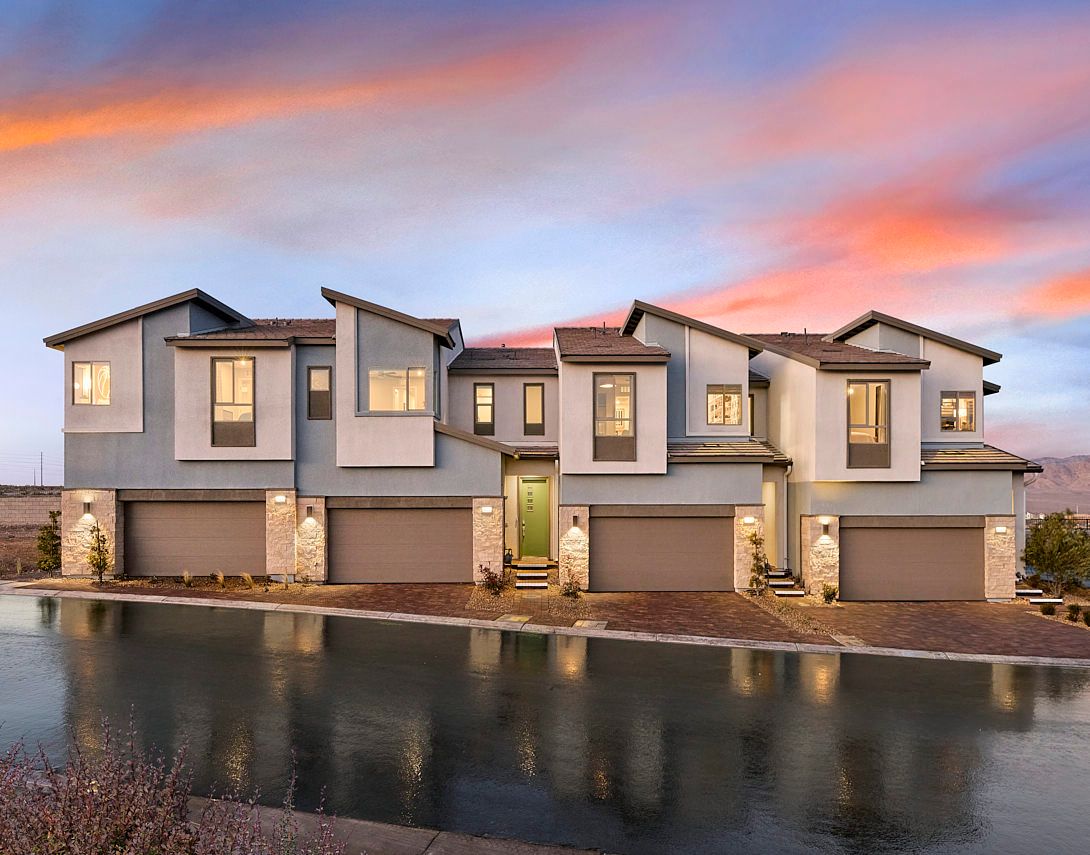Crestview in Northwest Las Vegas:Street Scene | Dusk