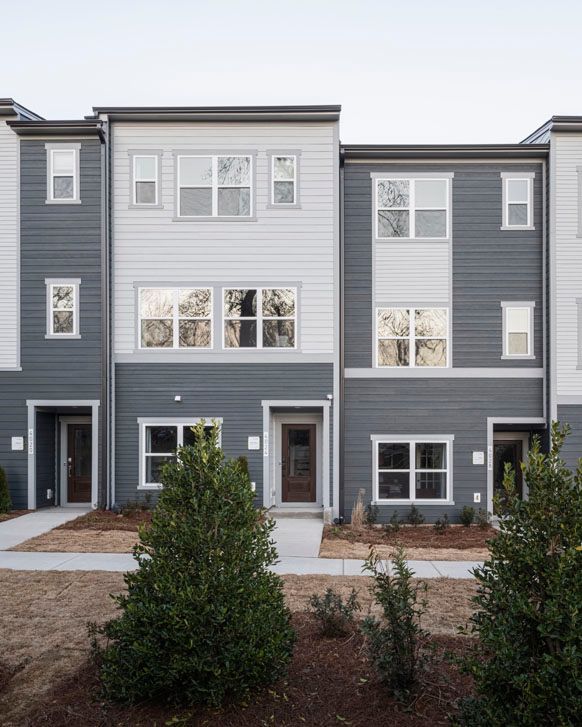 Context at Oakhurst | The Rockwell:Model Home Exterior Style A