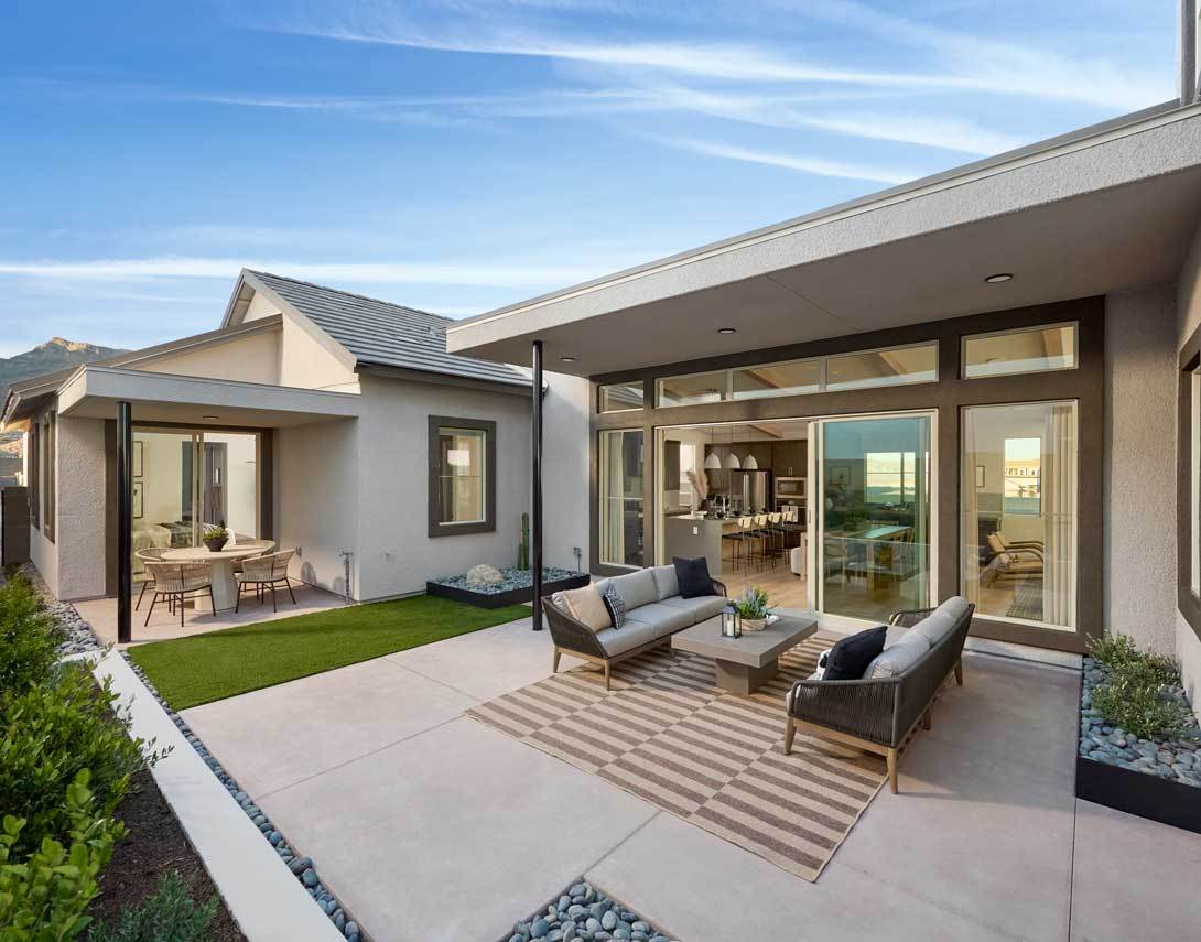 Edgewood at Grand Park in Summerlin:Plan 2 | Loggia