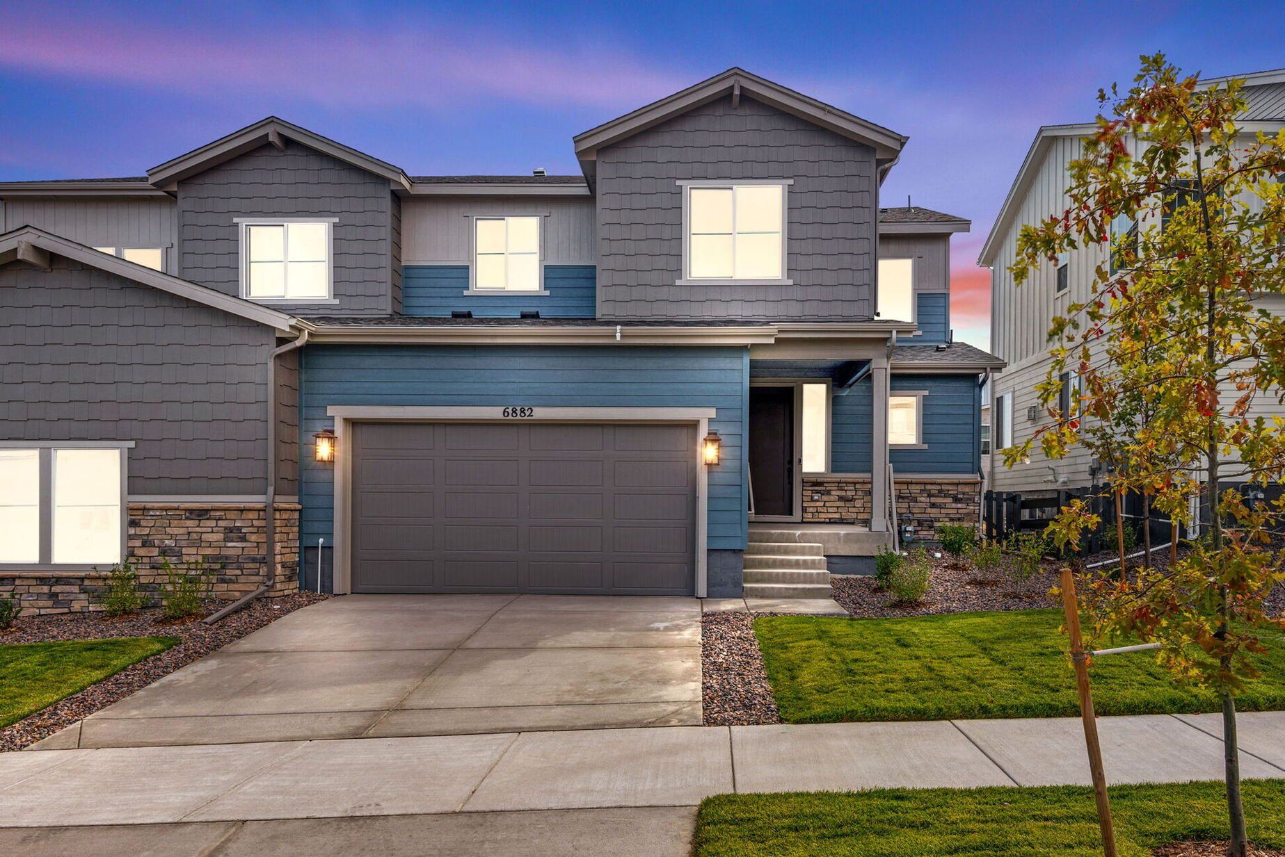 6882 Oak Canyon Circle:Front Exterior