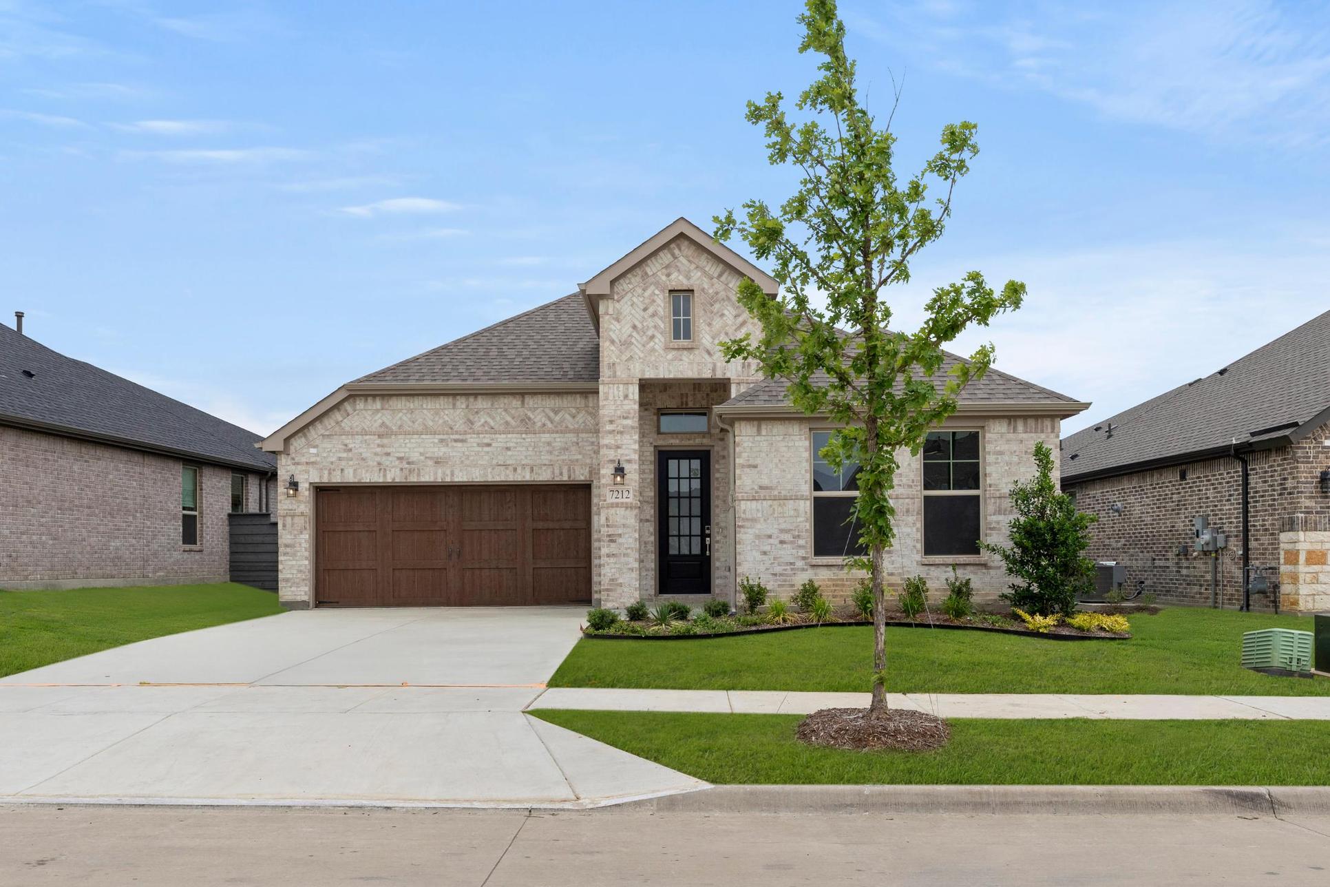 7212 Dragonfly Lane:Front Exterior