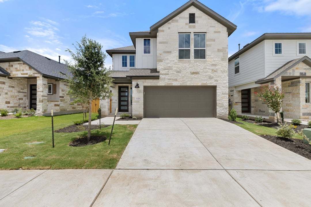 1129 North Roger Hanks Parkway:Exterior Style D