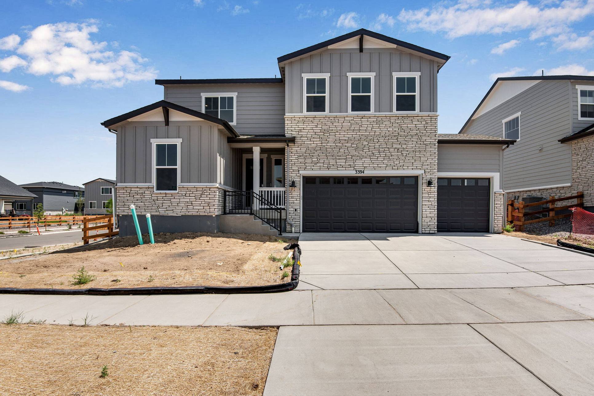 3394 N Grand Baker Court:Modern Contemporary style front exterior