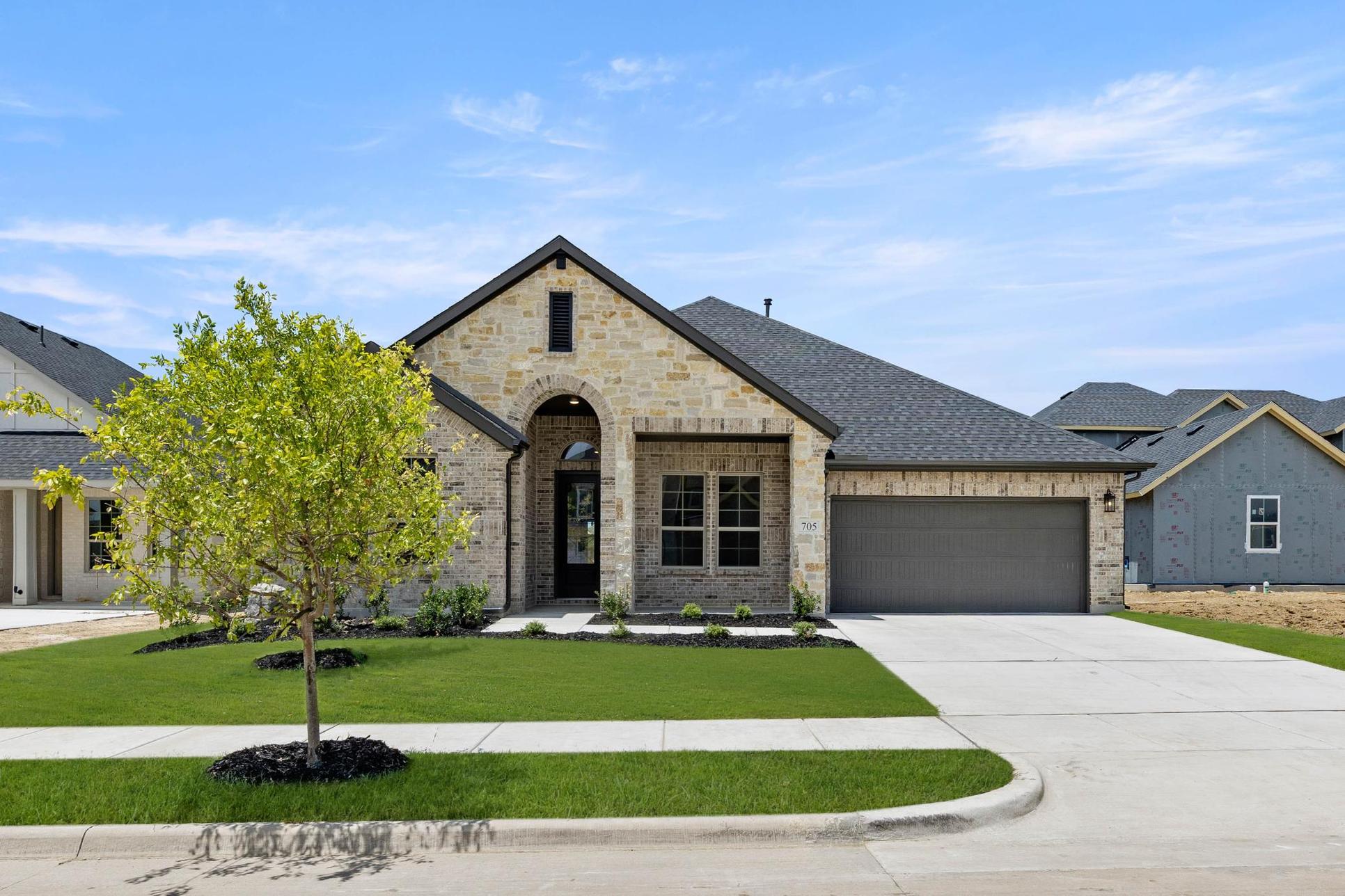 705 Iris Circle:Front Exterior