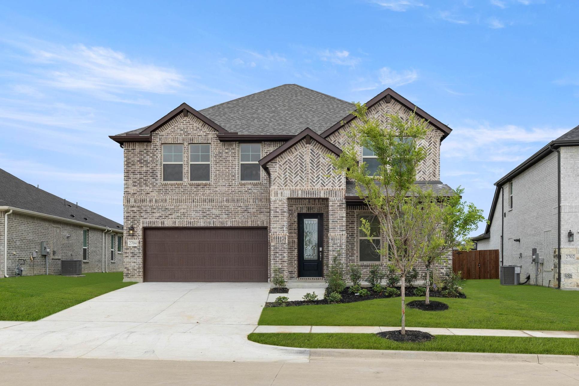 2704 Prairie Willow:Front Exterior