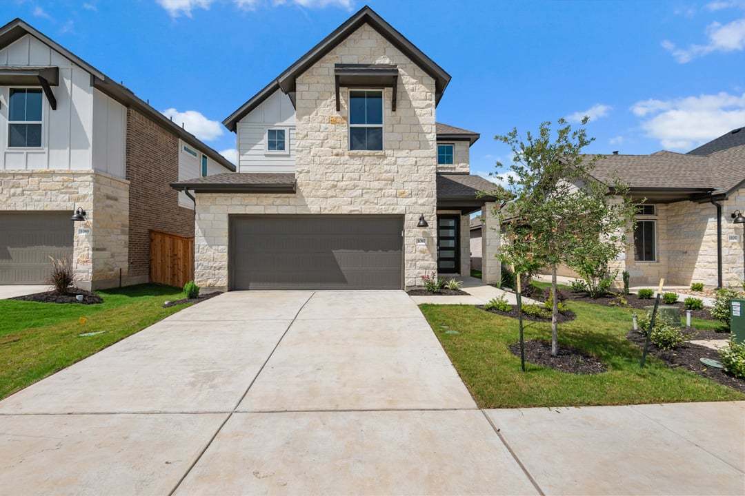 1097 North Roger Hanks Parkway:Exterior Style E