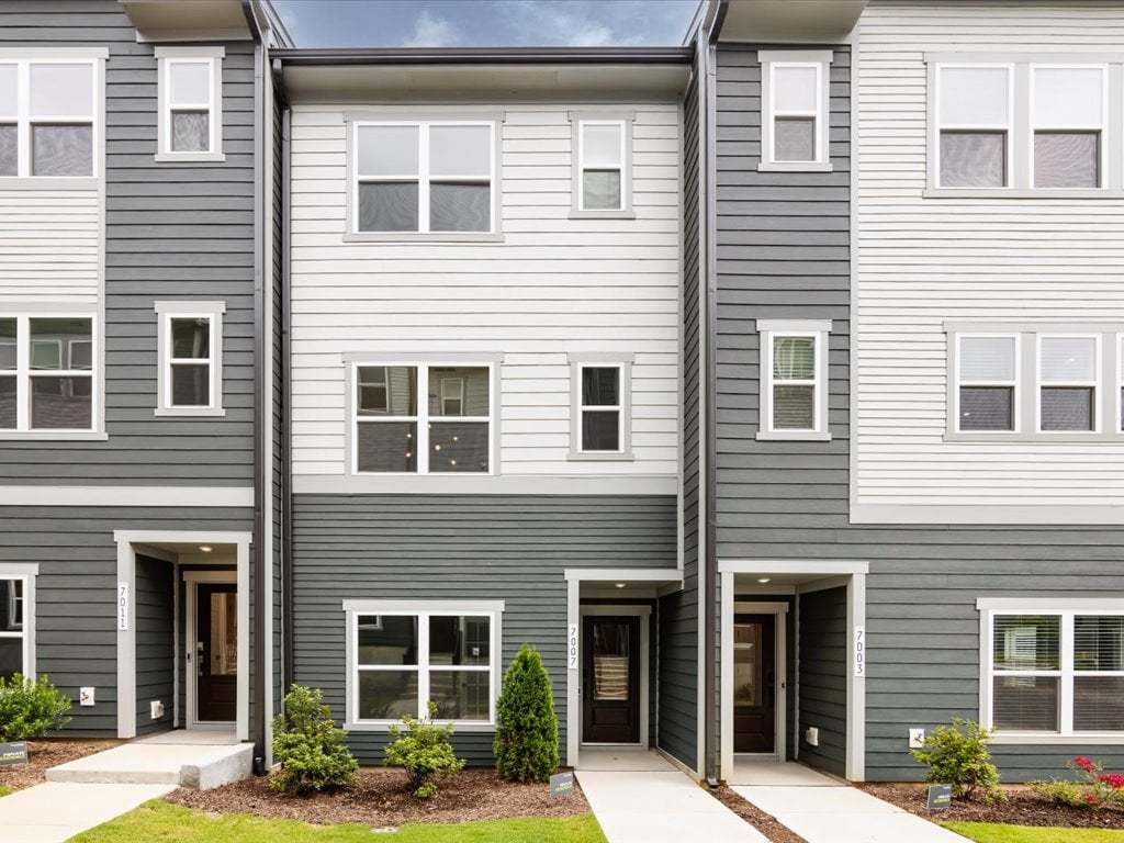 7007 Impulse Ct:Front Exterior