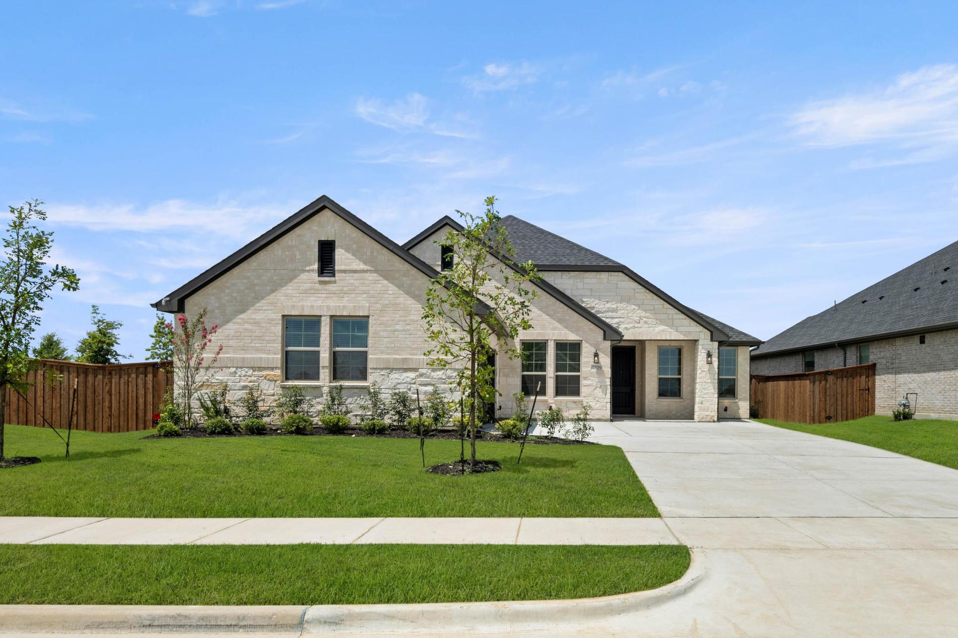4809-Signal-Run-Road:Front Exterior