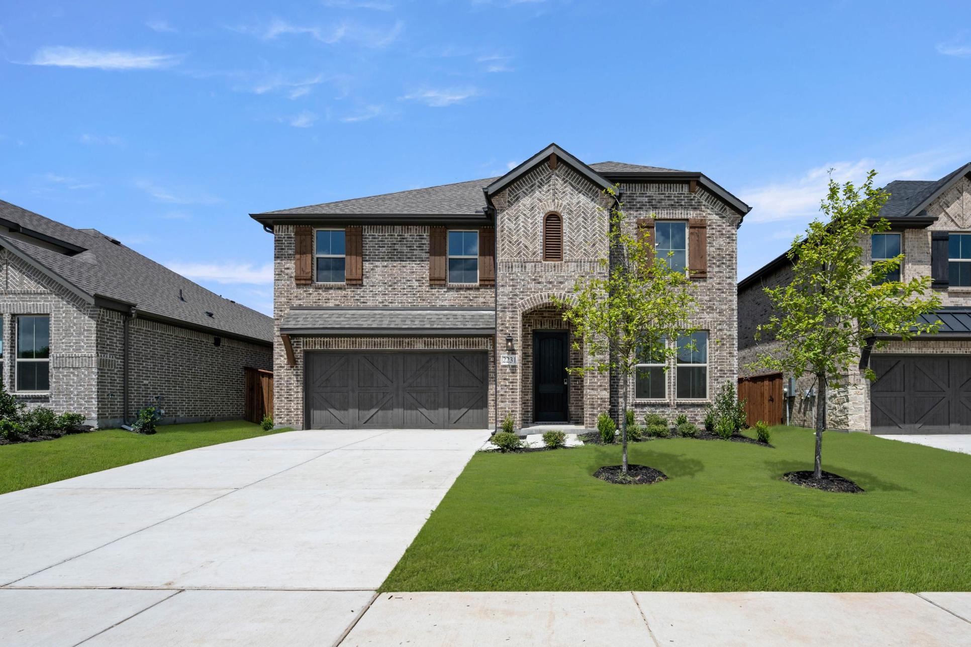 2231-Shady-Elm-Road:Exterior Front