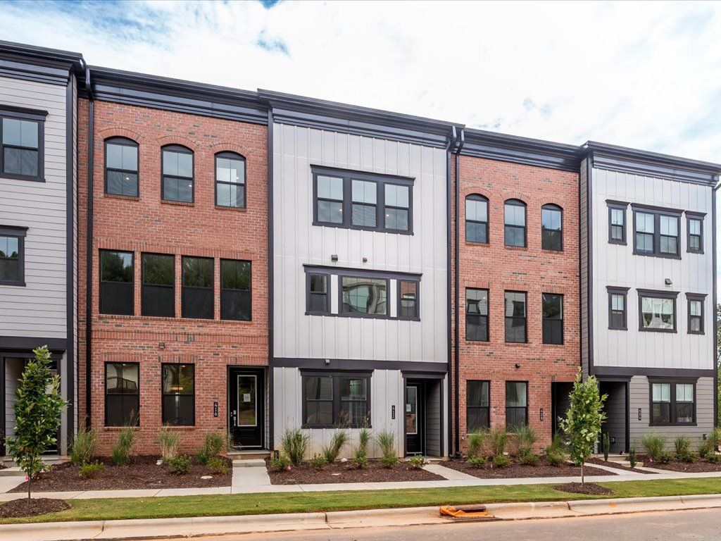 412 Old Town Village Rd:Front Exteriors