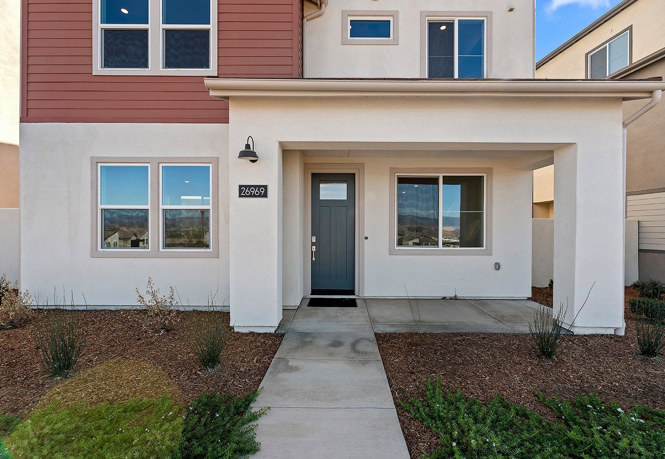 Lark at Valencia Homesite 24:Front Entry Covered Porch