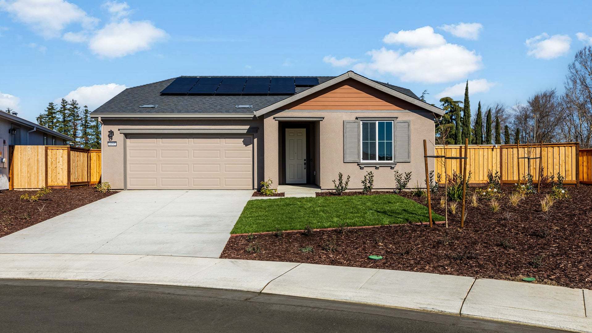 Exterior:1095 Heathridge Street, Manteca CA