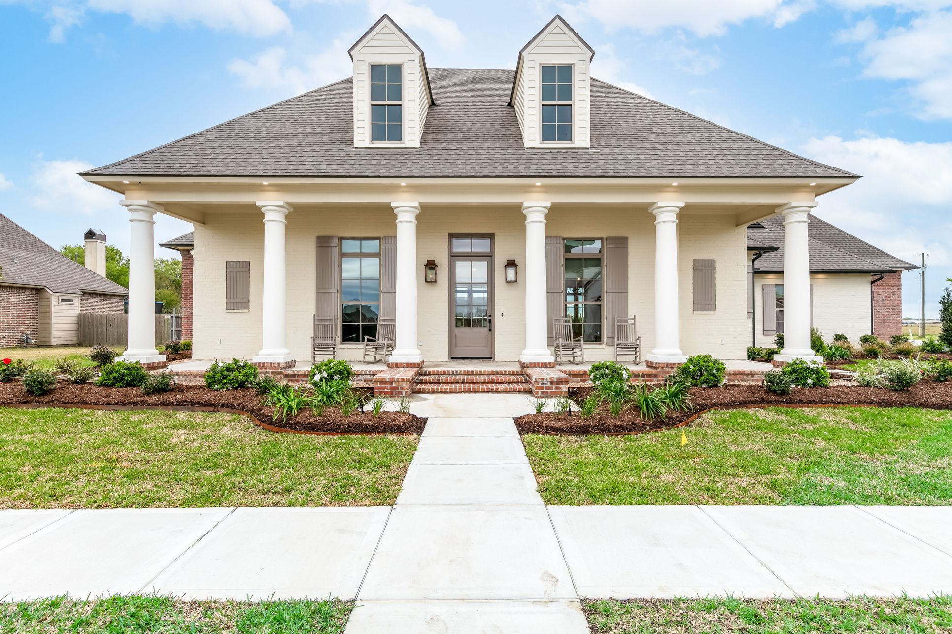Van Alan Homes,70592