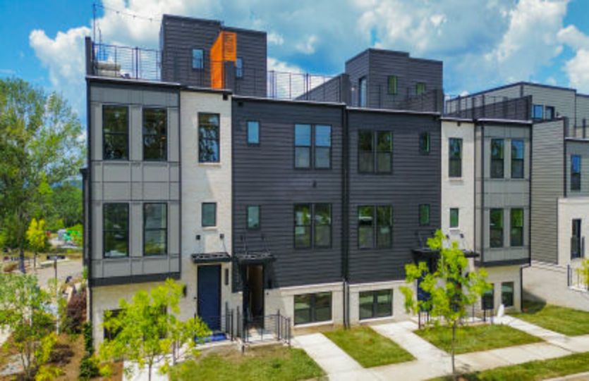 Exterior:Teravista with large rooftop terrace.