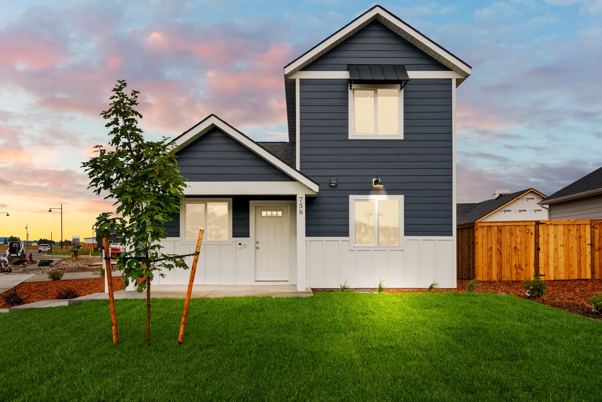 Pioneer Exterior:Pioneer Exterior