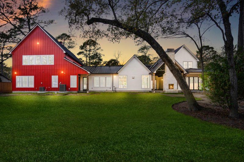 Zander Homes,77032